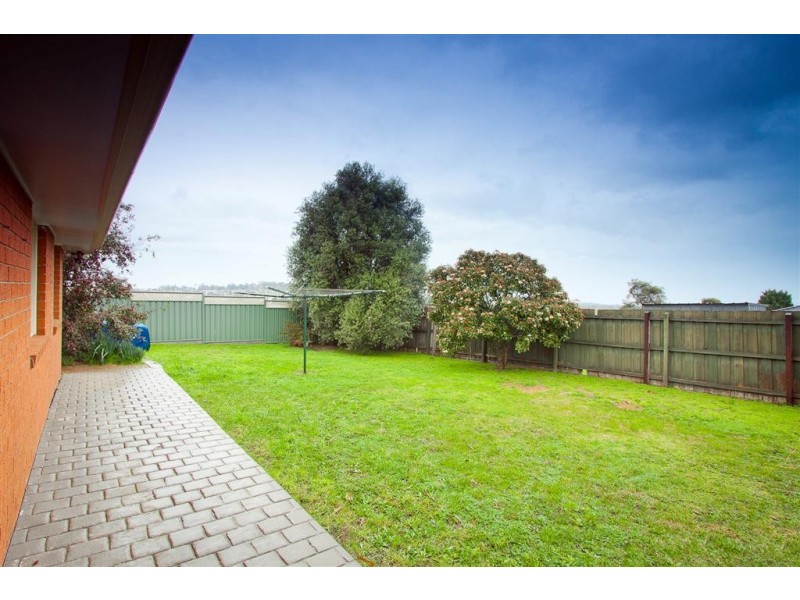 4 Lewin Street, Sunbury VIC 3429
