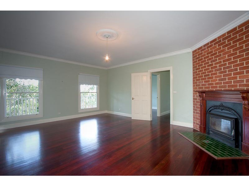 36 MABEL CRS*, Mount Macedon VIC 3441