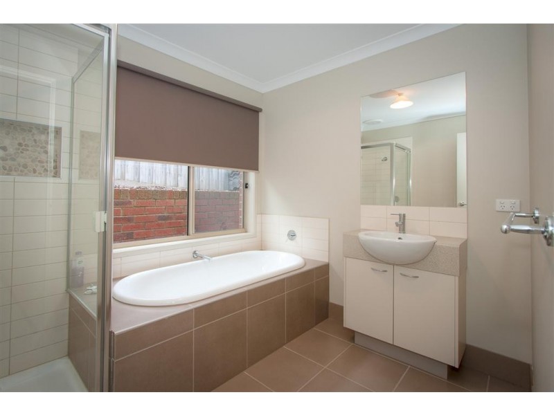 74 Fullwood Drive, Sunbury VIC 3429