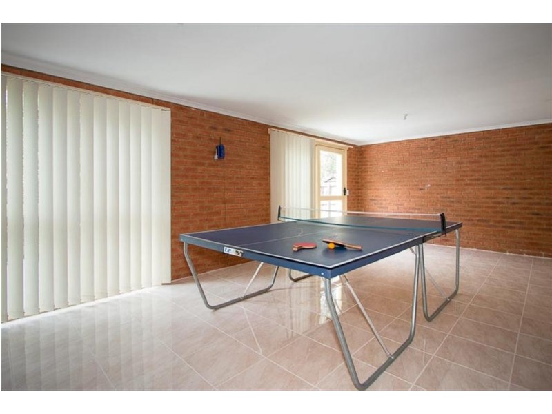 10 BAKER RISE, Sunbury VIC 3429