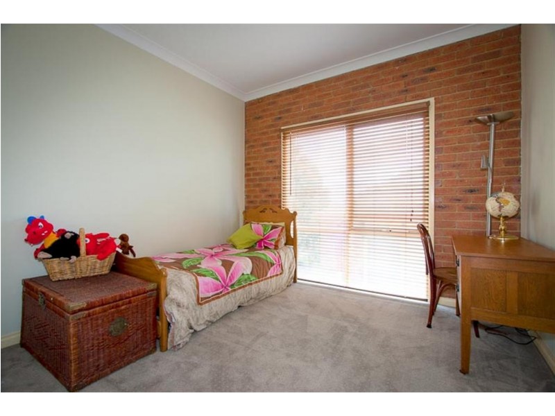 10 BAKER RISE, Sunbury VIC 3429