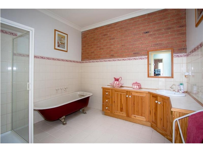 10 BAKER RISE, Sunbury VIC 3429