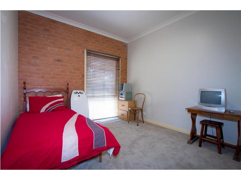 10 BAKER RISE, Sunbury VIC 3429