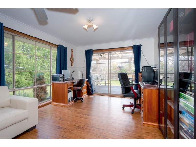 8 Blackman Close, Sunbury VIC 3429