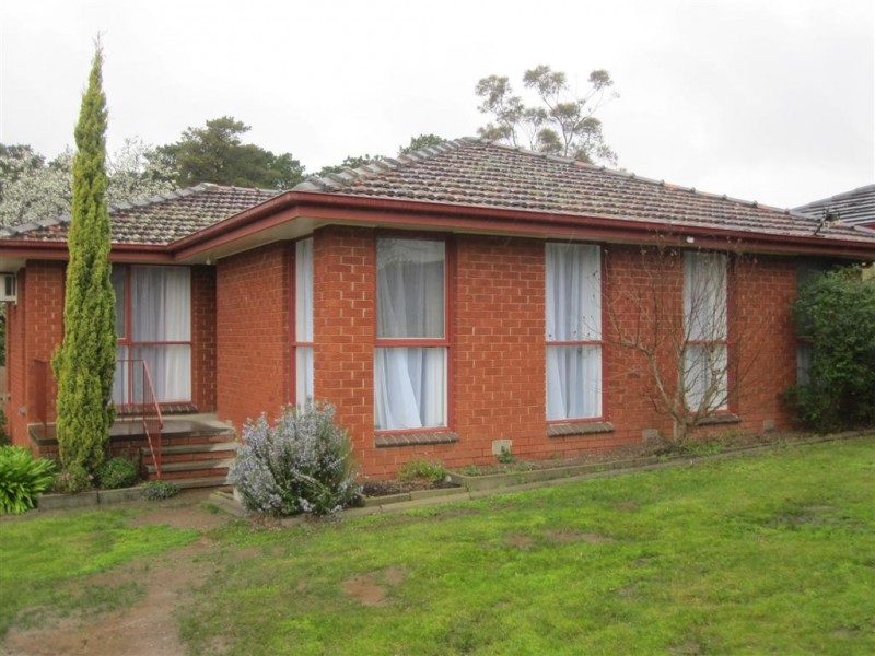 4 PERCEVAL STREET, Sunbury VIC 3429