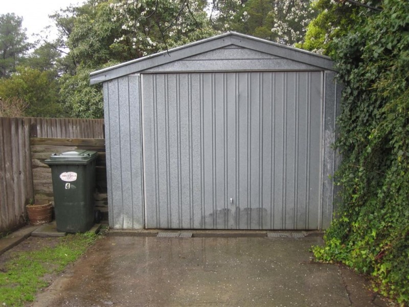 4 PERCEVAL STREET, Sunbury VIC 3429