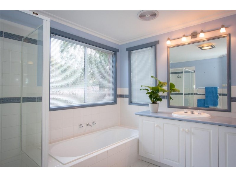20 Lachlan Court, Sunbury VIC 3429