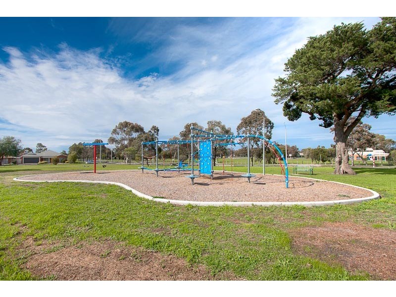 4 Westward Ho Drive, Sunbury VIC 3429