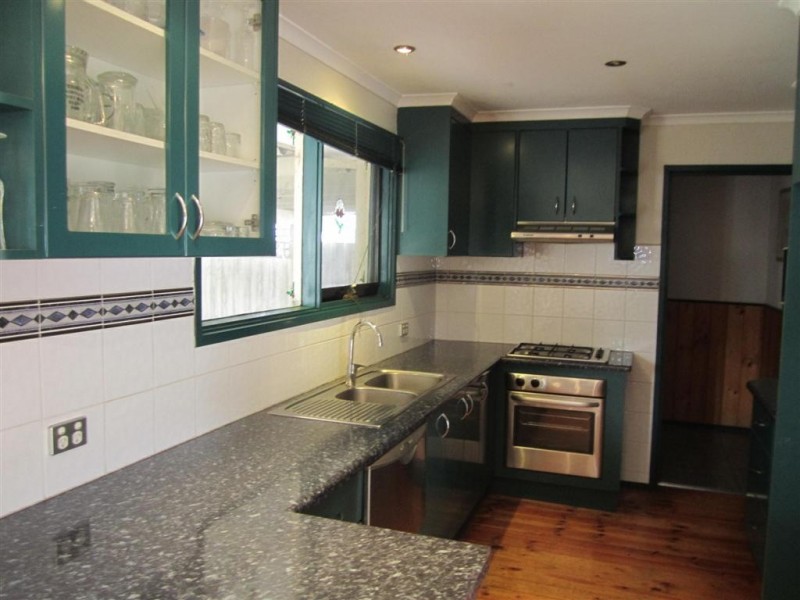 42 MARJORIE AVENUE, Sunbury VIC 3429