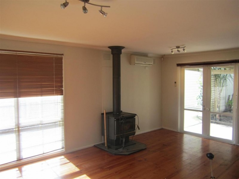 42 MARJORIE AVENUE, Sunbury VIC 3429