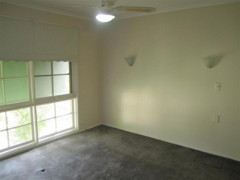 42 MARJORIE AVENUE, Sunbury VIC 3429