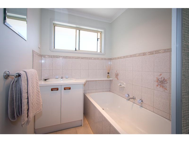 28 Keith Avenue, Sunbury VIC 3429