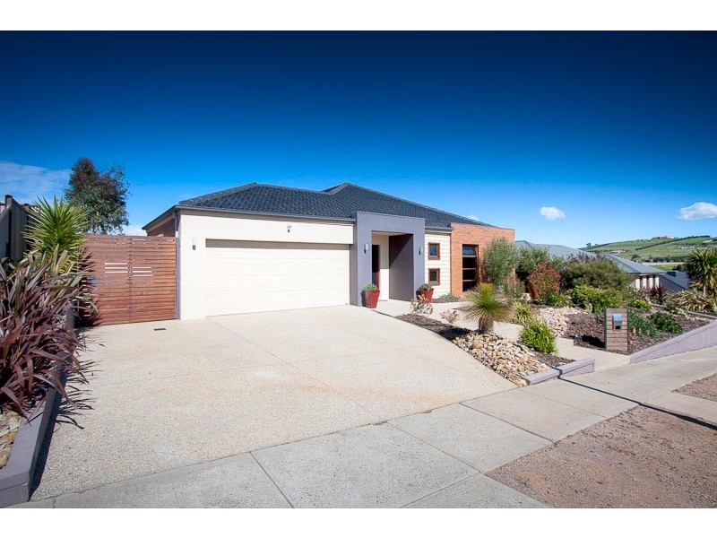 19 Ironbark Drive, Sunbury VIC 3429