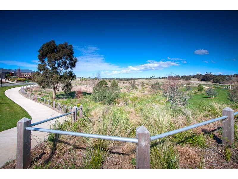 19 Ironbark Drive, Sunbury VIC 3429