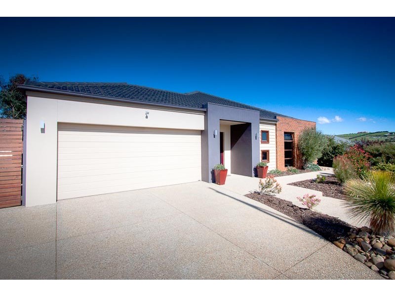 19 Ironbark Drive, Sunbury VIC 3429