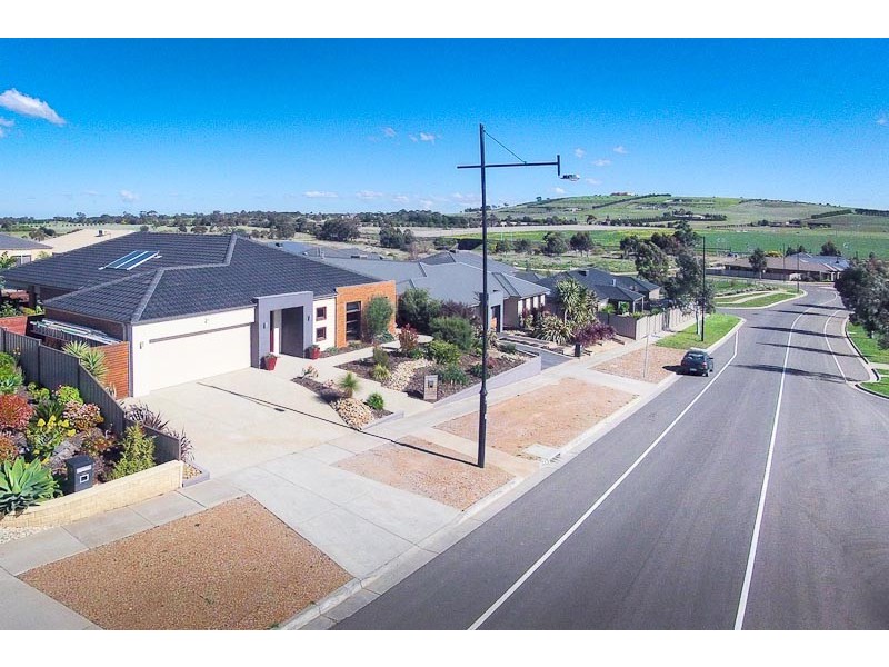 19 Ironbark Drive, Sunbury VIC 3429