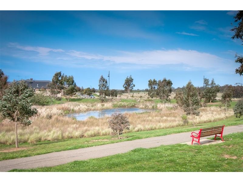 11 Seagull Place, Sunbury VIC 3429