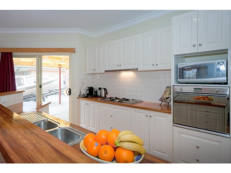 11 Seagull Place, Sunbury VIC 3429