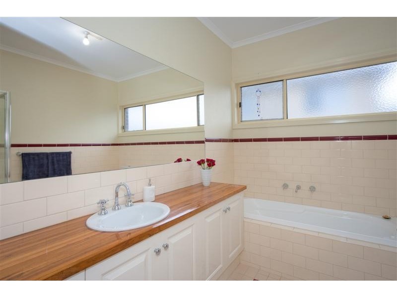 11 Seagull Place, Sunbury VIC 3429