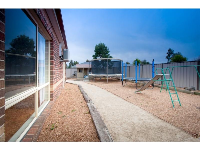 11 Seagull Place, Sunbury VIC 3429
