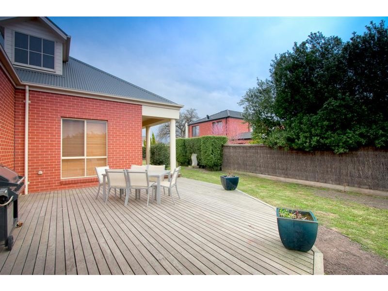 3 The Avenue, Sunbury VIC 3429