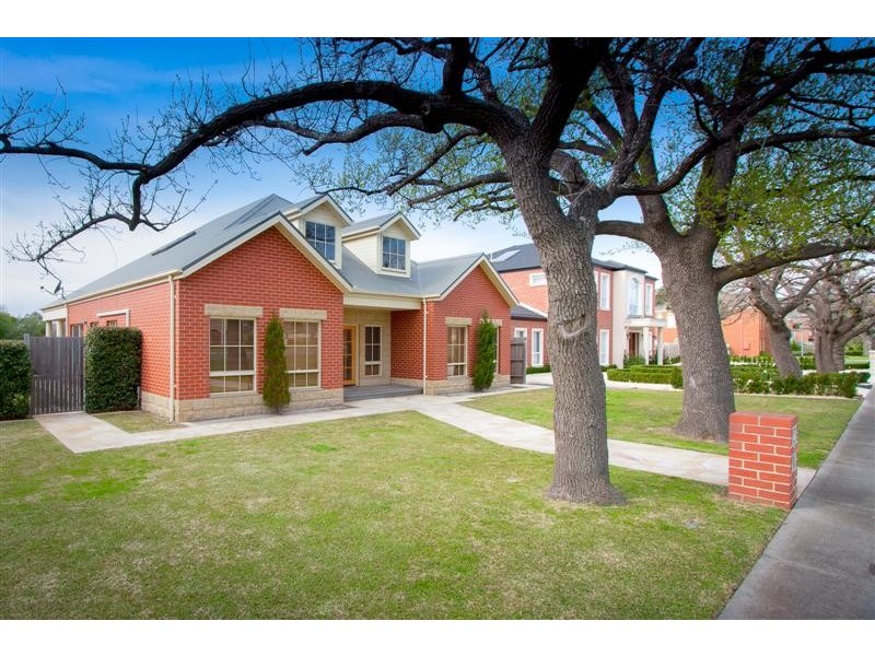 3 The Avenue, Sunbury VIC 3429