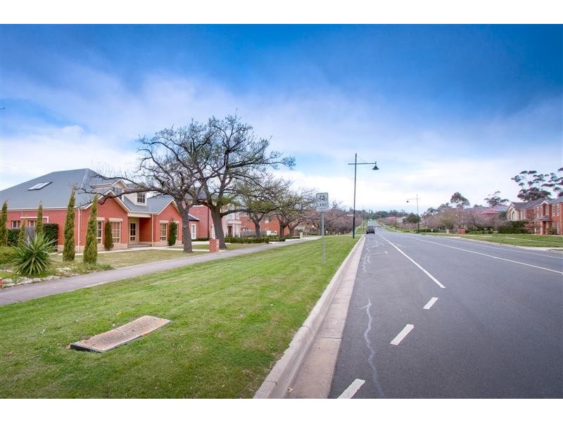 3 The Avenue, Sunbury VIC 3429