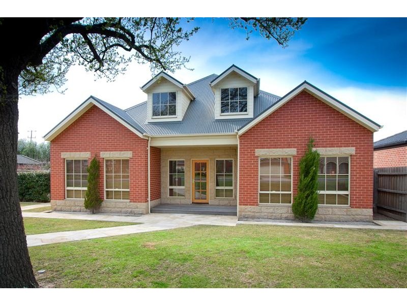 3 The Avenue, Sunbury VIC 3429