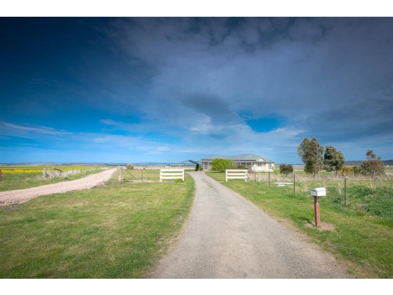 817-825 Mt Aitken Road, Sunbury VIC 3429