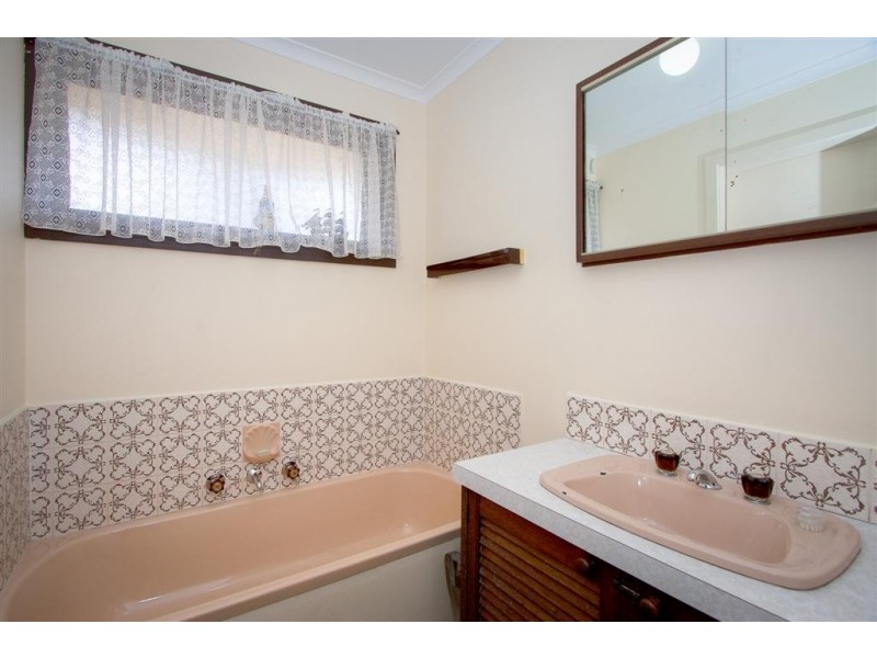 68 Keith Avenue, Sunbury VIC 3429