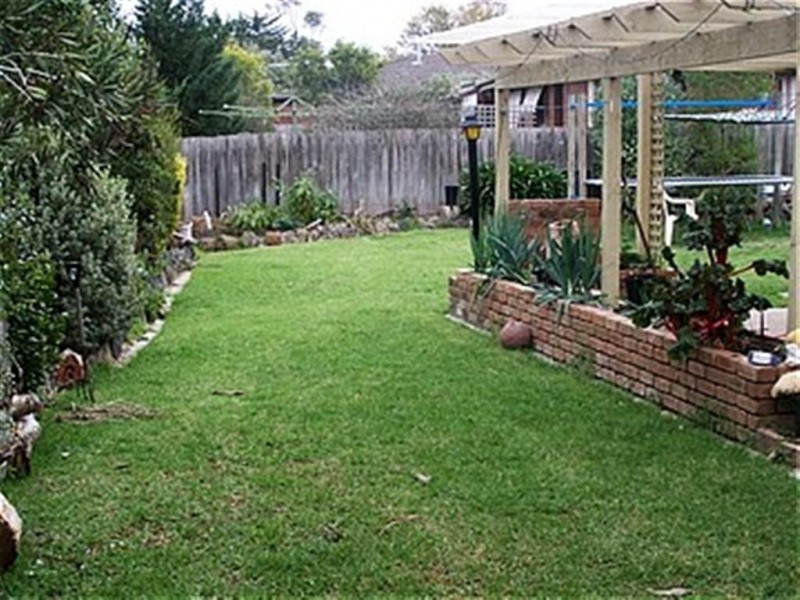 8 KINGSLEY DRIVE, Sunbury VIC 3429