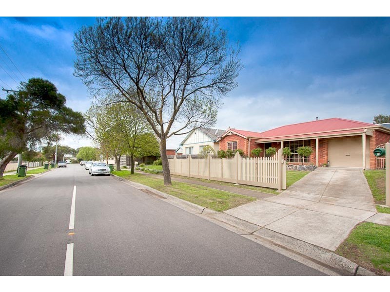 13 Hume Street, Sunbury VIC 3429
