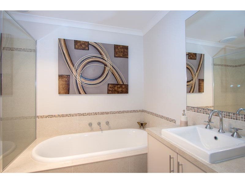 27 Wicket Street, Sunbury VIC 3429