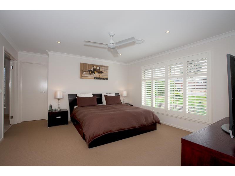 27 Wicket Street, Sunbury VIC 3429