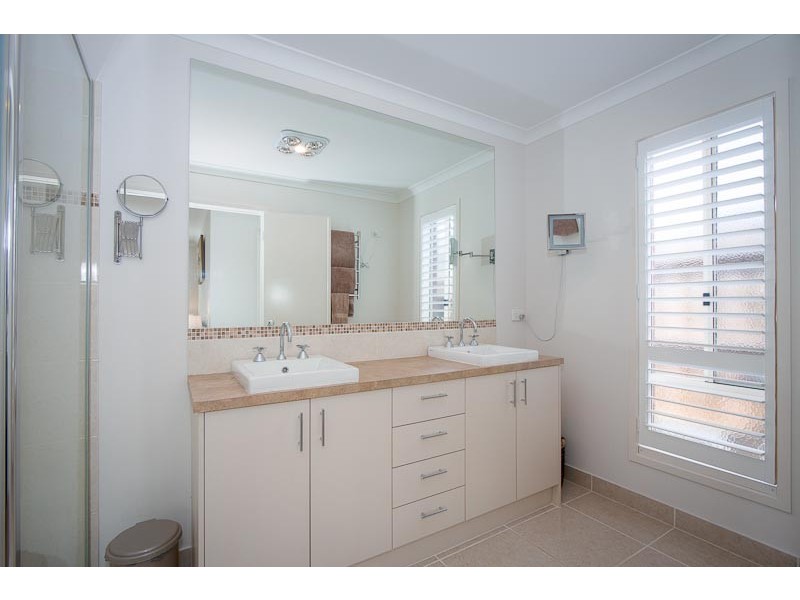 27 Wicket Street, Sunbury VIC 3429