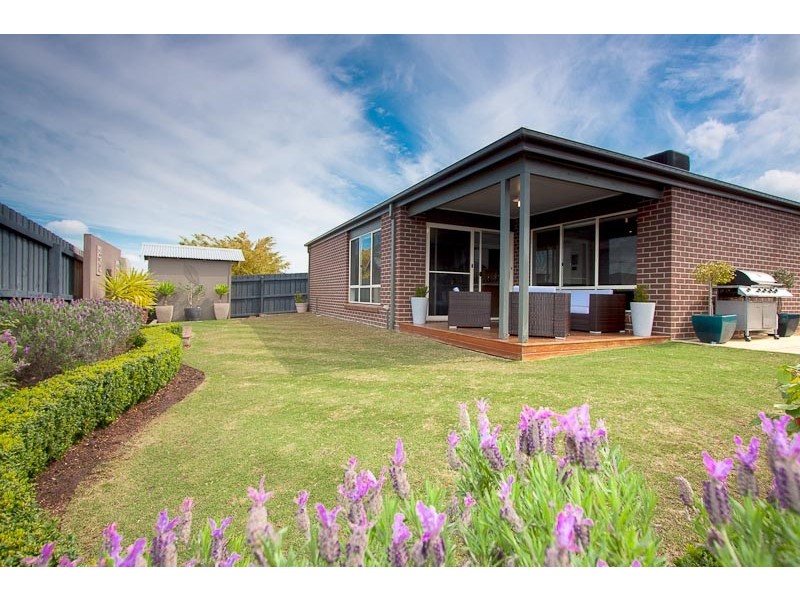 27 Wicket Street, Sunbury VIC 3429