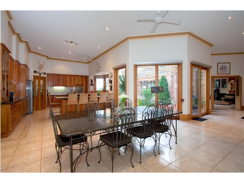 25 Callander Close, Sunbury VIC 3429