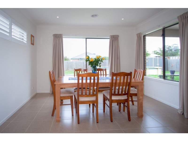 3 Highgrove Drive, Sunbury VIC 3429