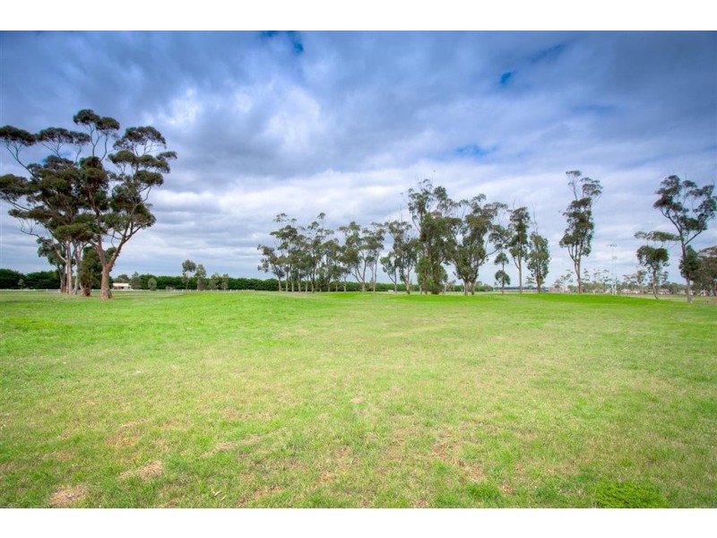 3 Highgrove Drive, Sunbury VIC 3429