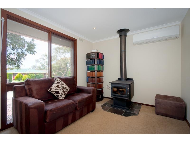 2 Kendall Court, Sunbury VIC 3429
