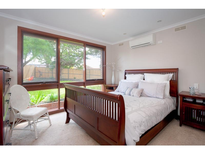 2 Kendall Court, Sunbury VIC 3429