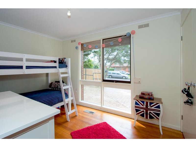 2 Kendall Court, Sunbury VIC 3429