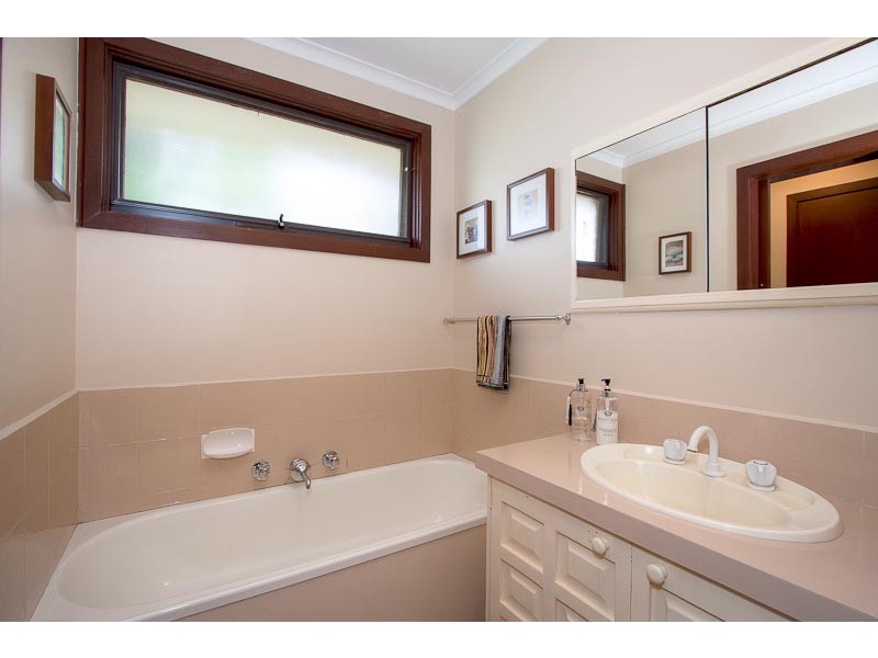 2 Kendall Court, Sunbury VIC 3429