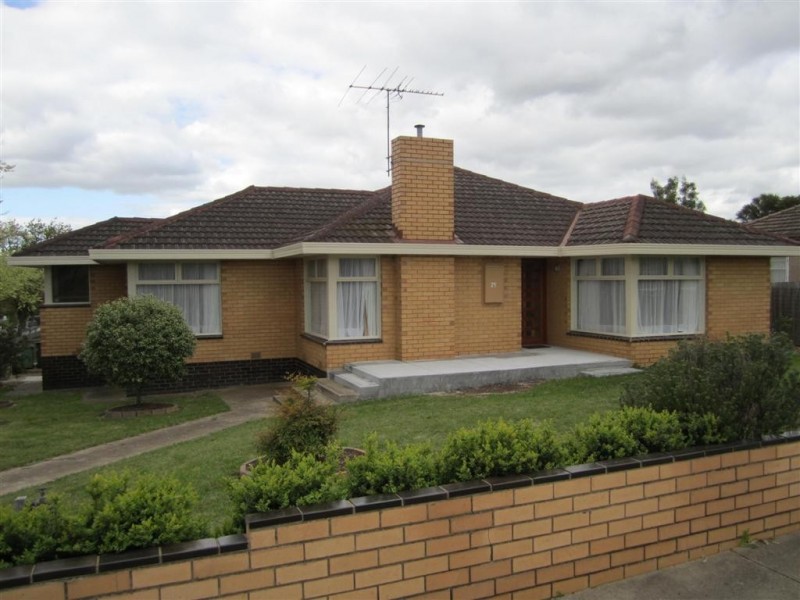 25 HARKER STREET, Sunbury VIC 3429