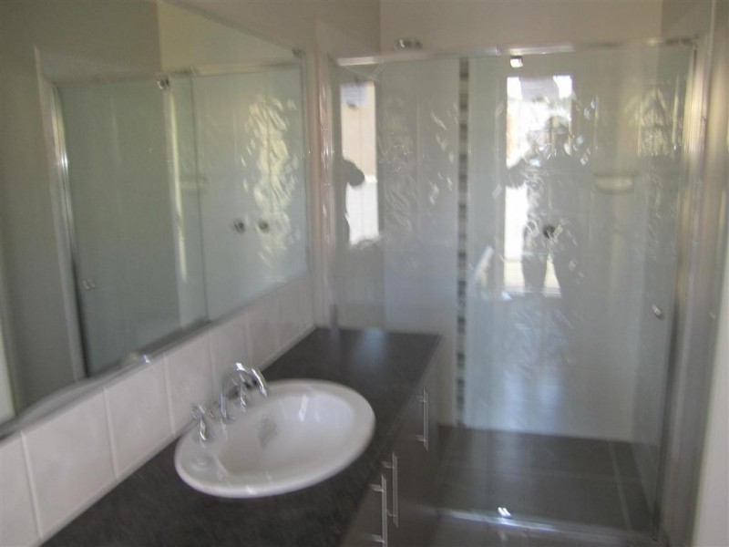 2/35 MAIDEN DRIVE, Sunbury VIC 3429