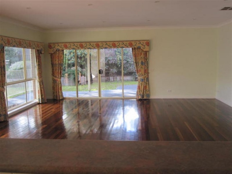 42 FULLWOOD DRIVE, Sunbury VIC 3429