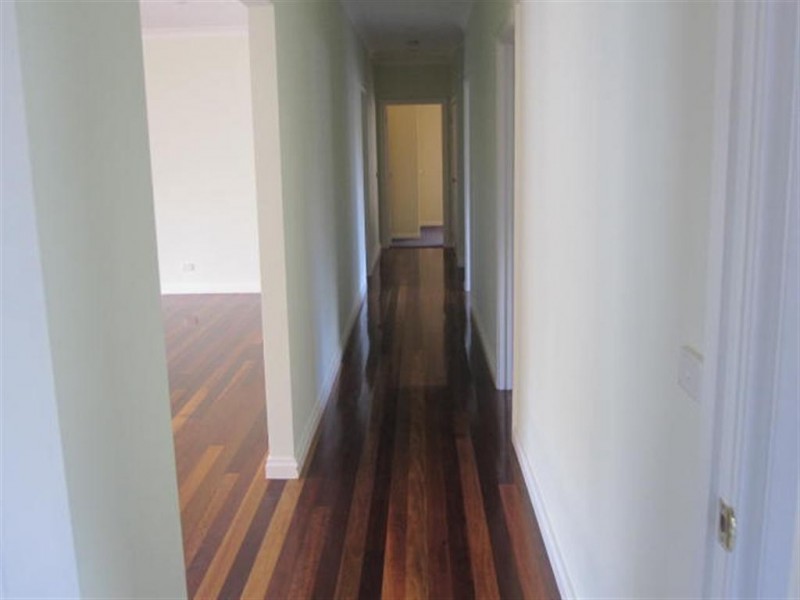42 FULLWOOD DRIVE, Sunbury VIC 3429