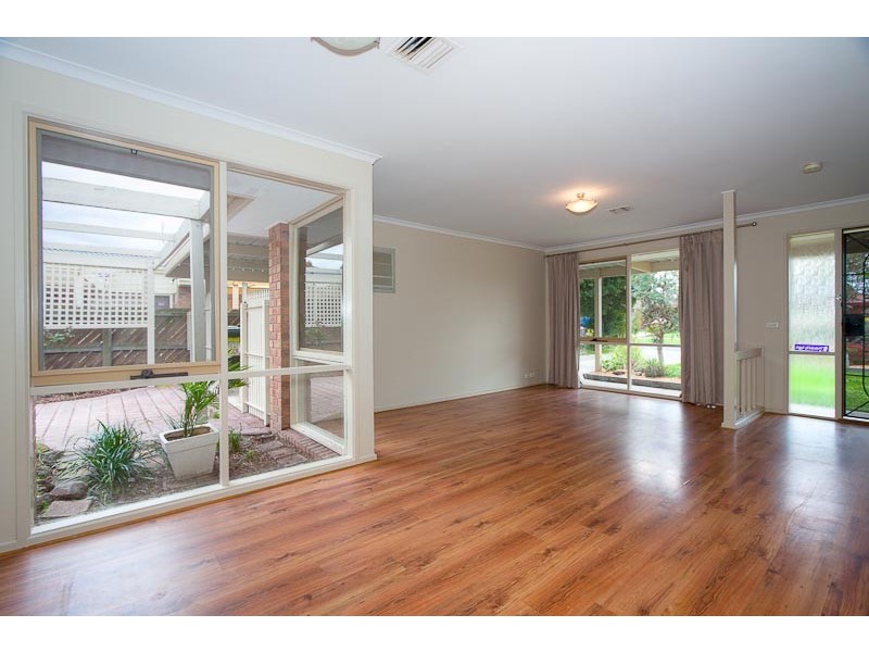 77 Muirfield Drive, Sunbury VIC 3429