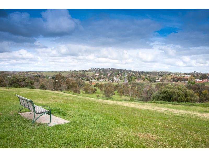 4 Cypress Point Court, Sunbury VIC 3429