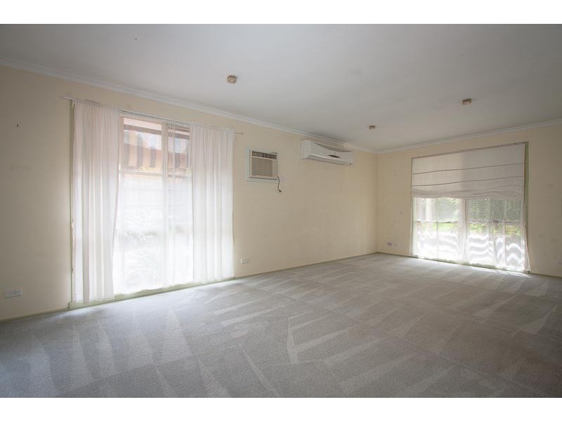 4 Cypress Point Court, Sunbury VIC 3429